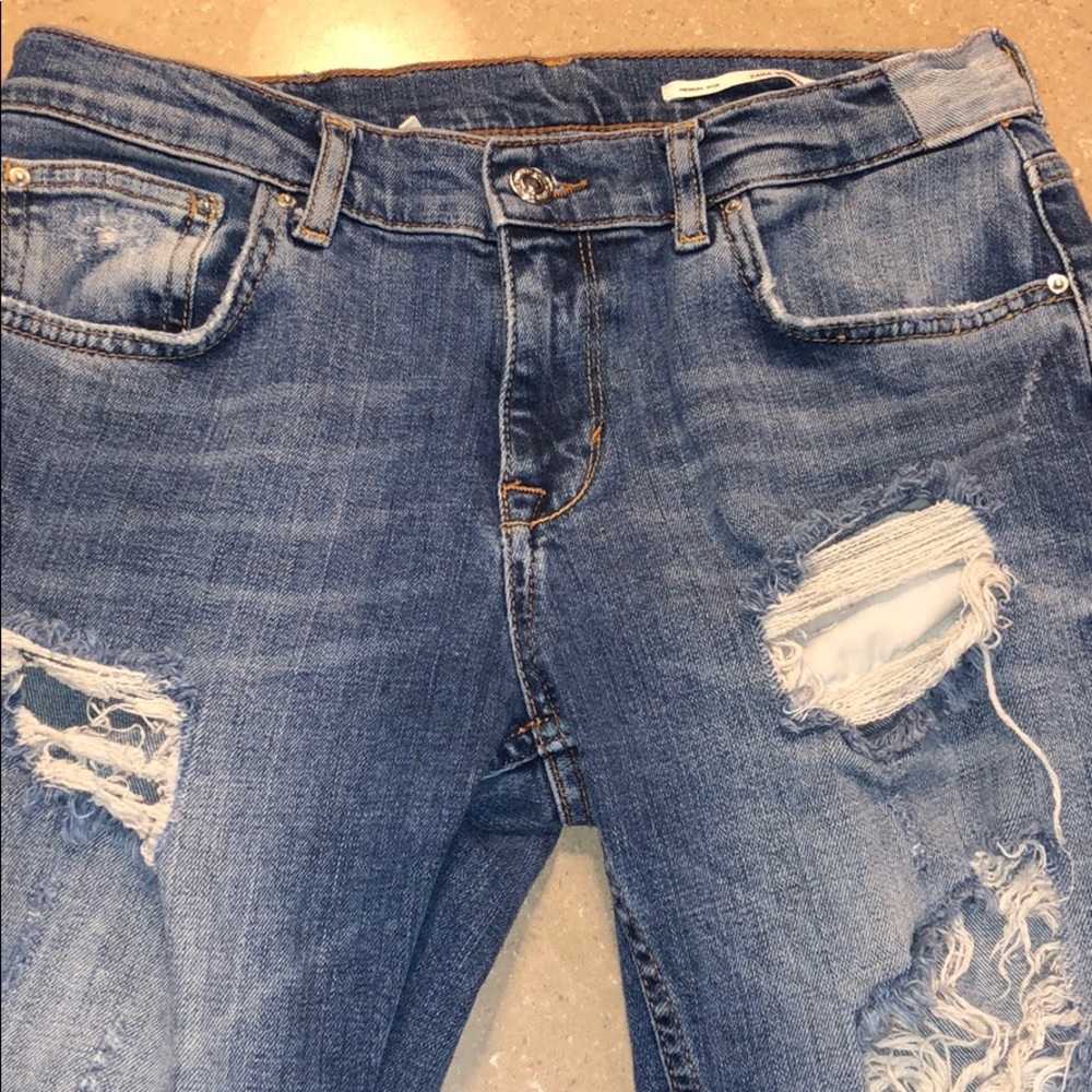 Zara ripped jeans!💫💫💫